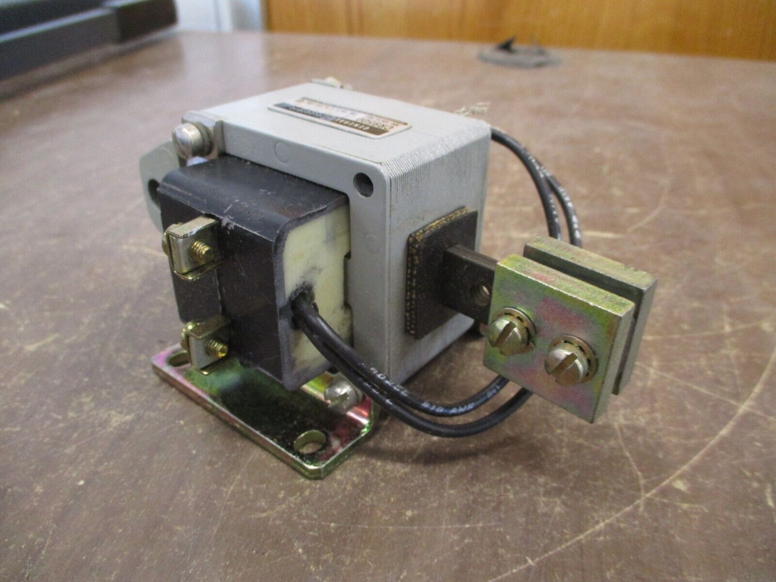 GE Solenoid CR9500B108B2A 115V Coil New Surplus