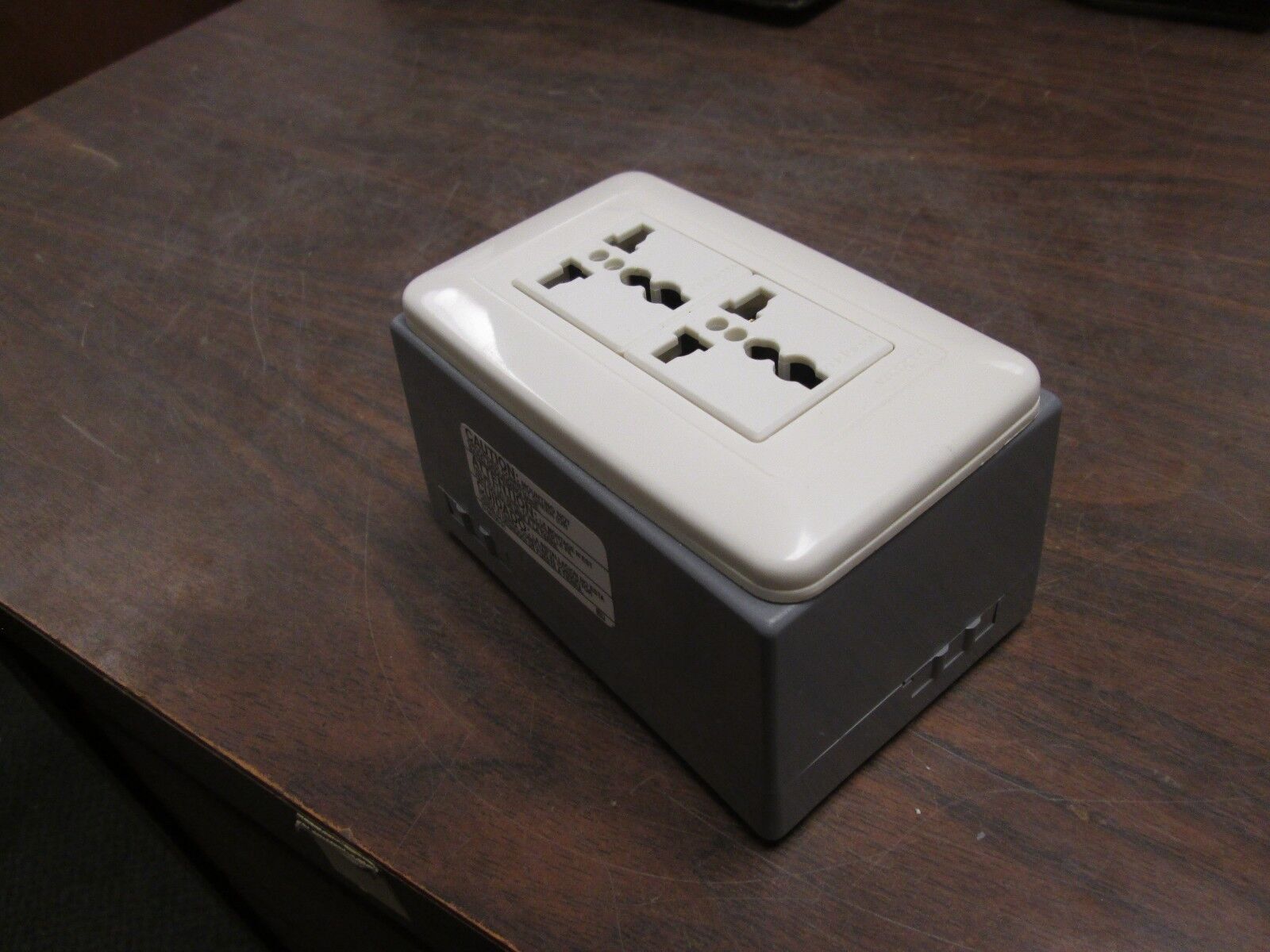 Hubbell Outlet Box DRUBKIT 20A 250/600V Used