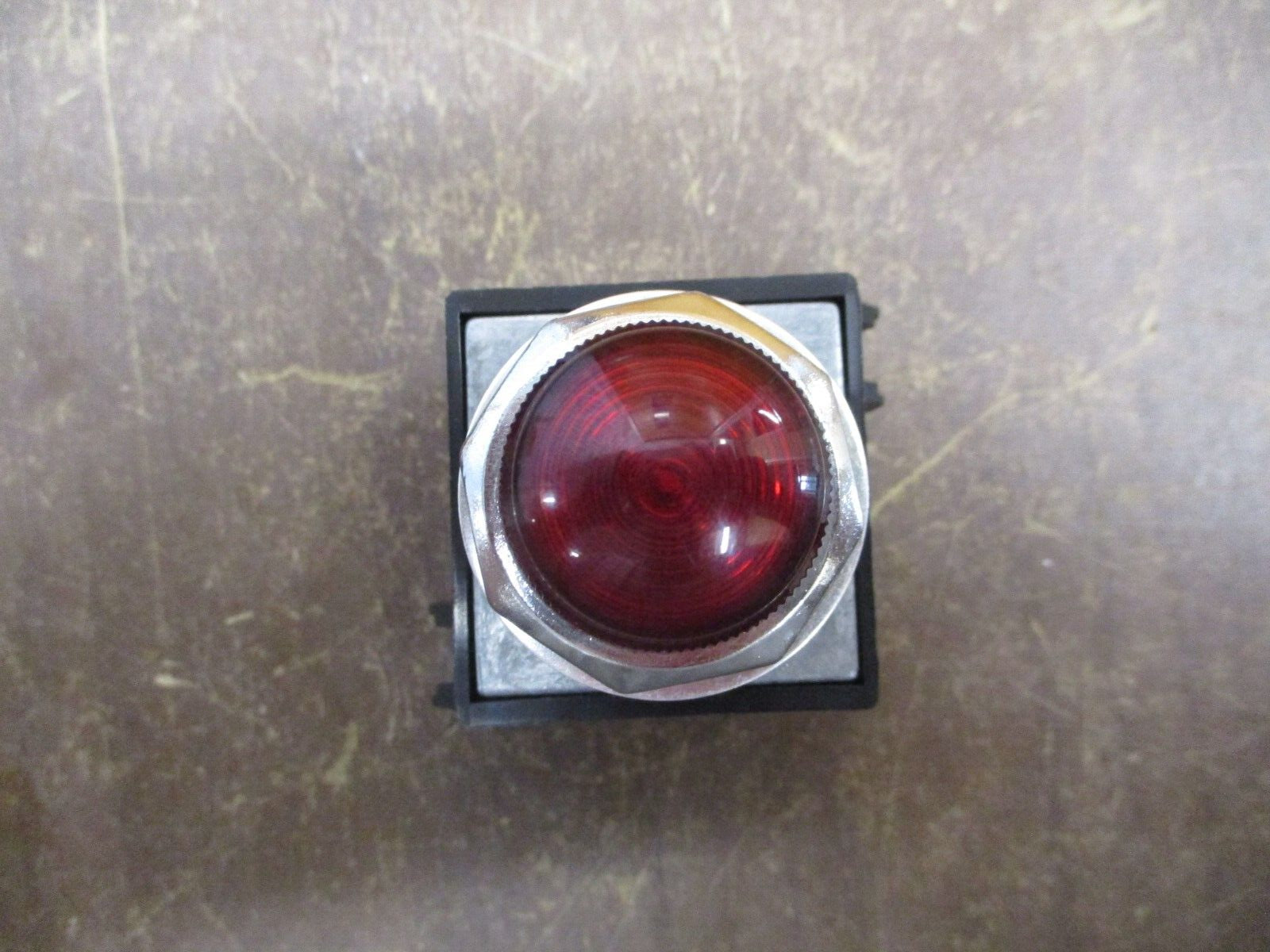 GE Oiltight Indicator Light CR104PLG43R 240V Red Lens *Box of 2* New Surplus