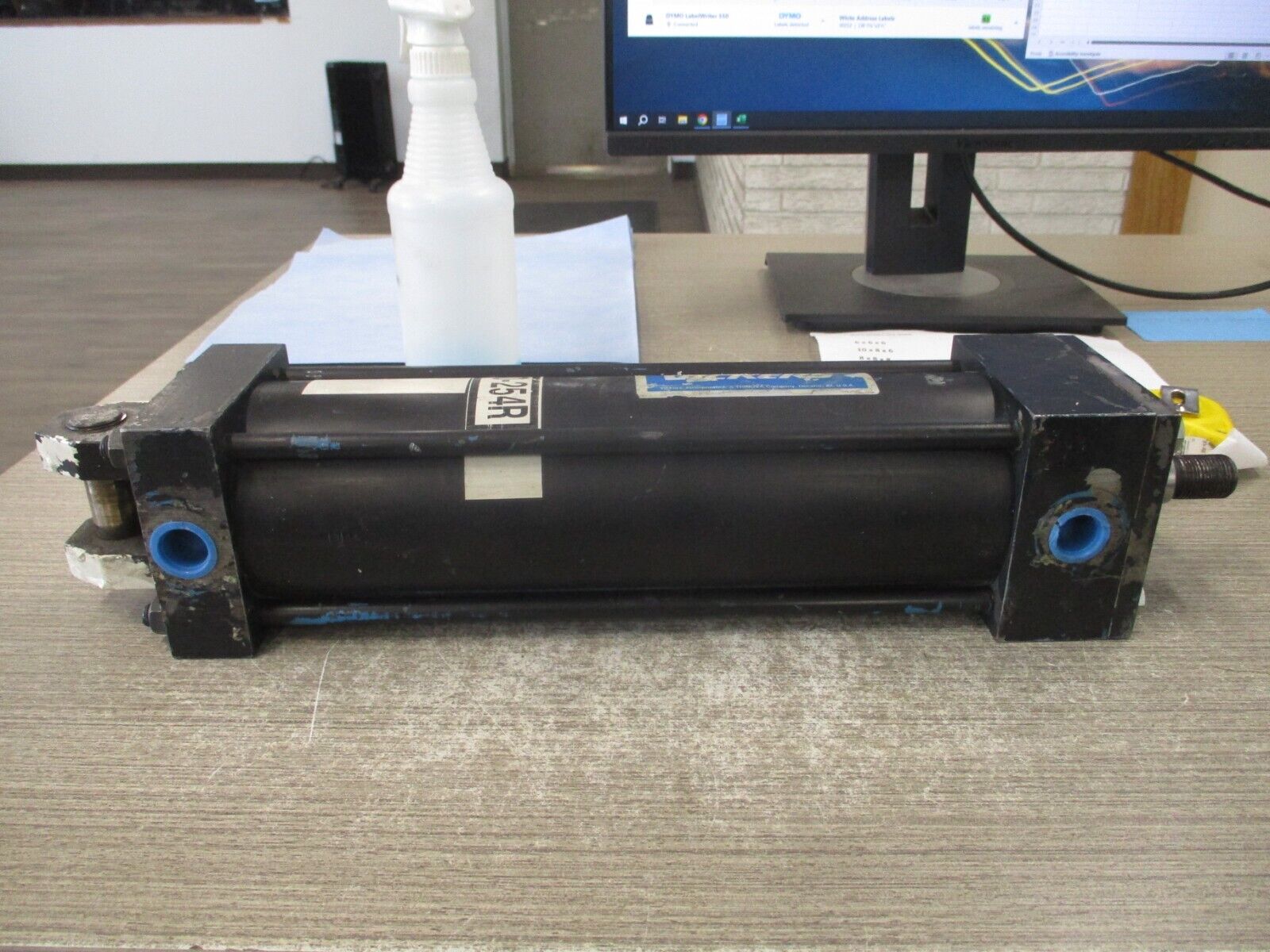 Vickers Hydraulic Cylinder 23-40-254R Used