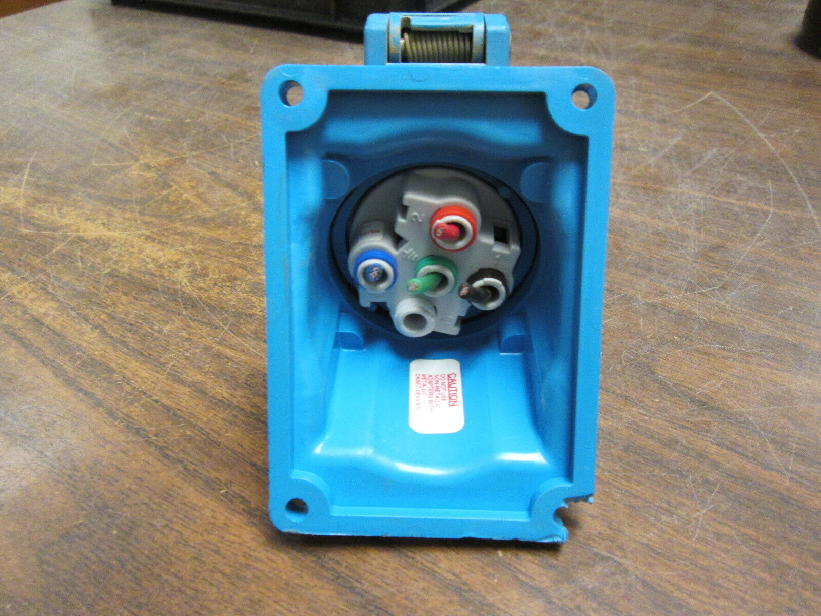 Meltric DS20 Receptacle 33-14143-824 20A 600V Type 3R *Chipped Corner* Used