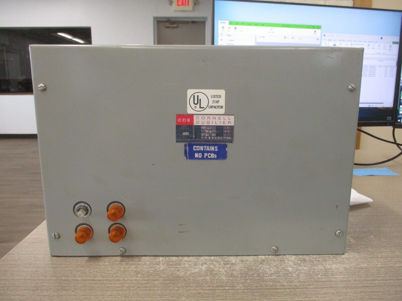 Cornell Dubilier Capacitor IMS2020F33L 20kVAR 480V 3Ph 60Hz *Broken Light Cover*