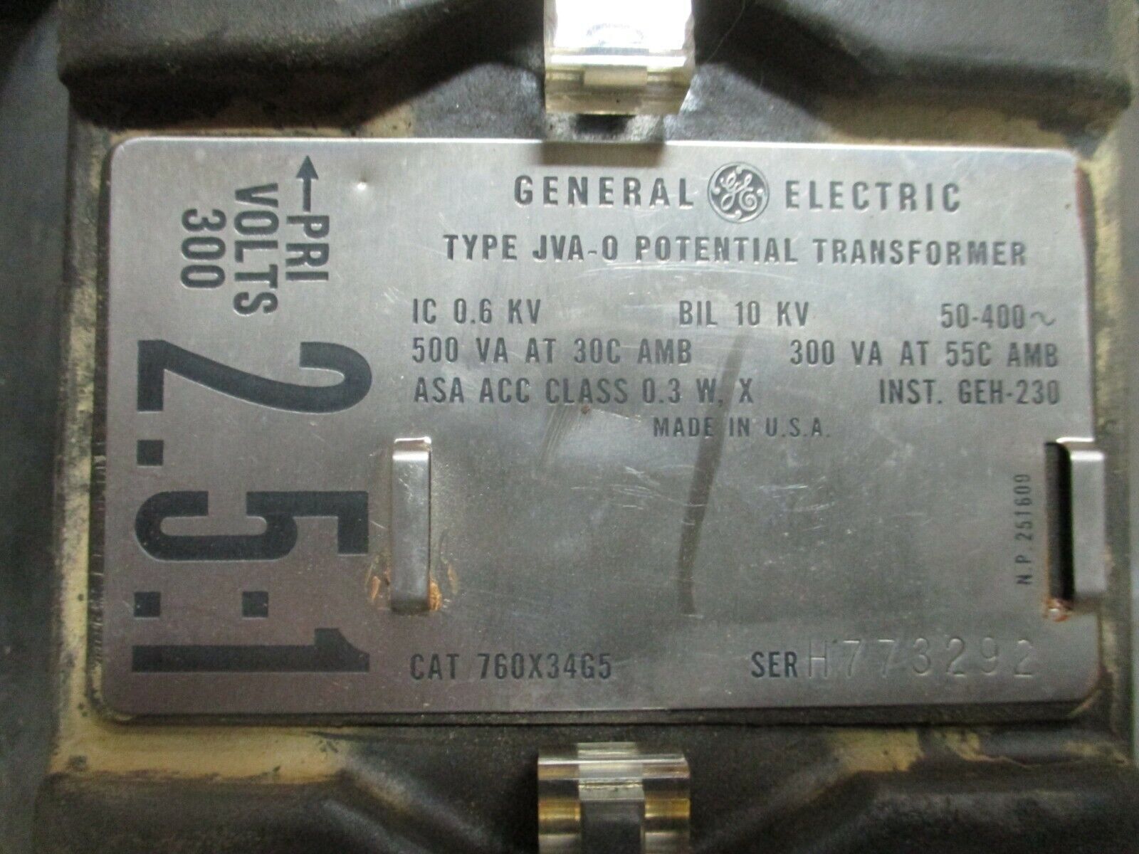 GE Type JVA-0 Potential Transformer 760X34G5 Pri: 300V Ratio 2.5:1 50-400Hz Used
