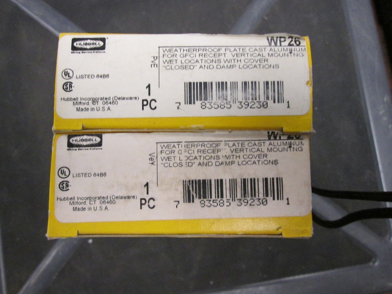 Hubbell Weatherproof Outlet Cover Wet & Damp Locations *Lot of 2* Used