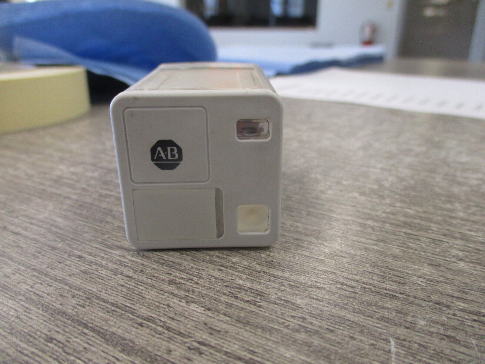 Allen Bradley Relay 700-HB32A24 Ser.B 24V Coil Used