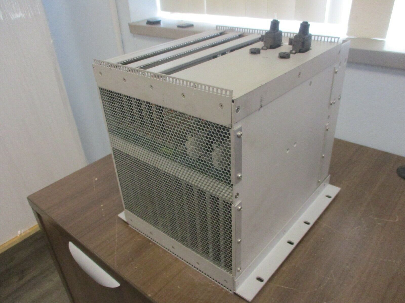 Triple E Corp PLC Chassis 990083 12+2 Slot Used