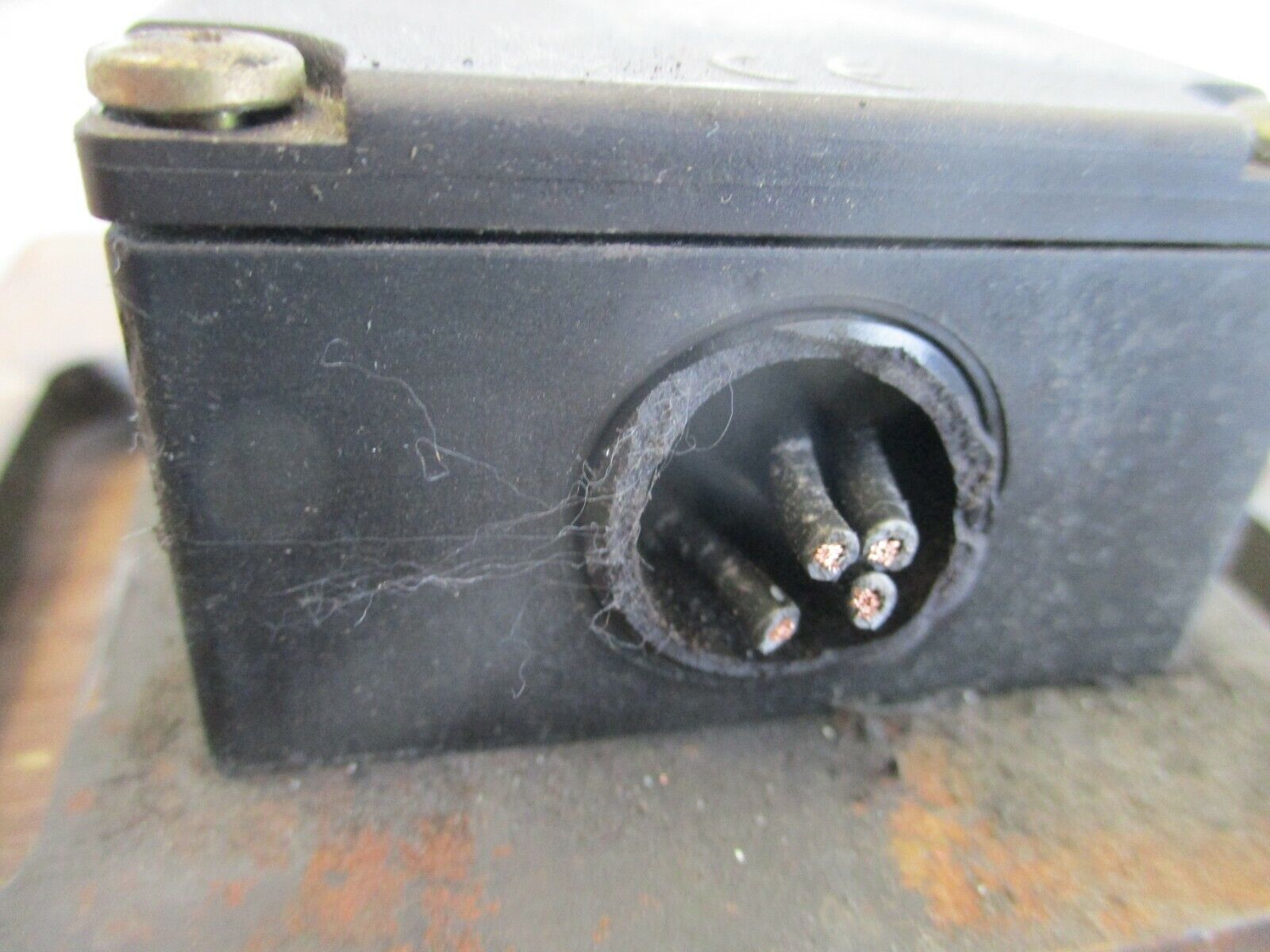 Schmersal Safety Interlock Switch AZ 16-02zvrk 4A 230V Used