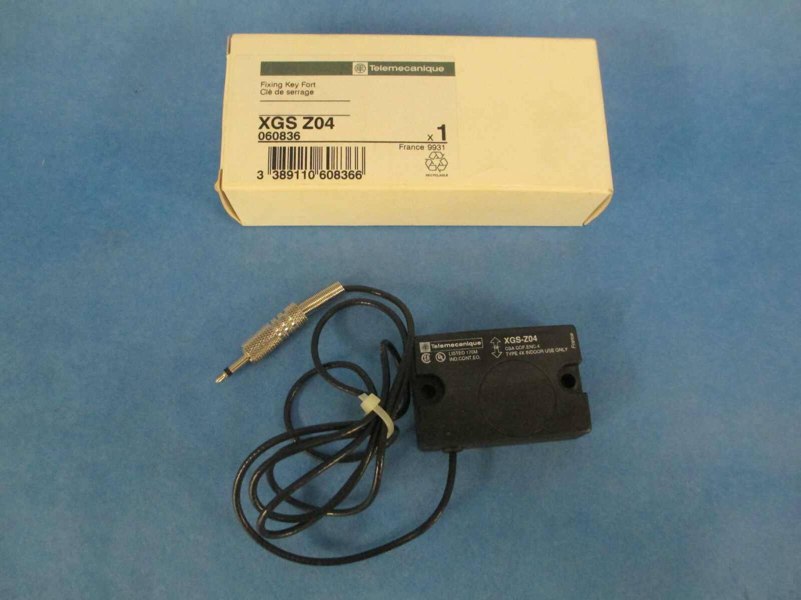 Telemecanique Fixing Key Fort XGS Z04, 060836, New Surplus