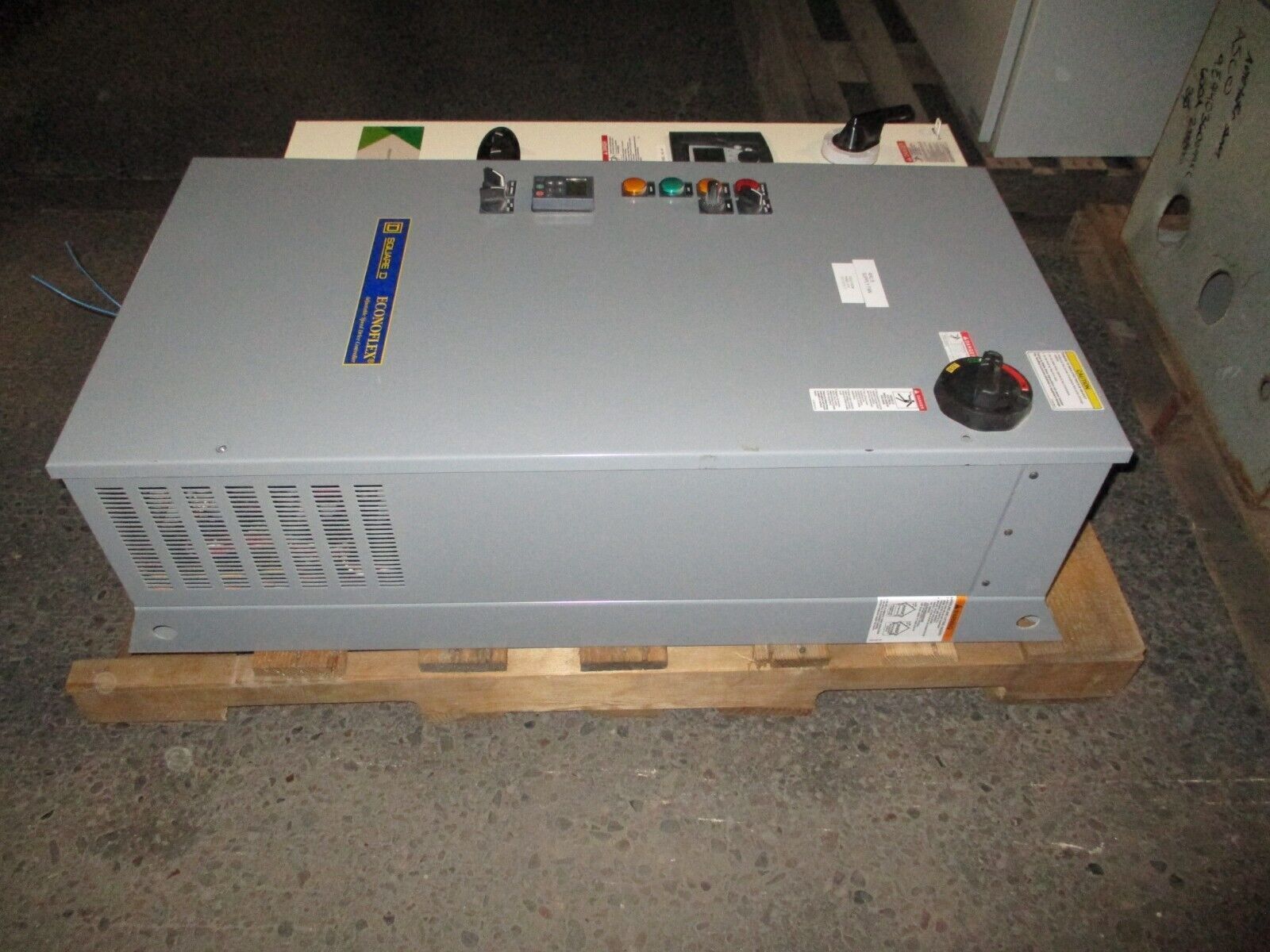 Square D EconoFlex Altivar AC Drive w/ Bypass 8839 58EHG4VY Ser. A 10HP 3Ph Used