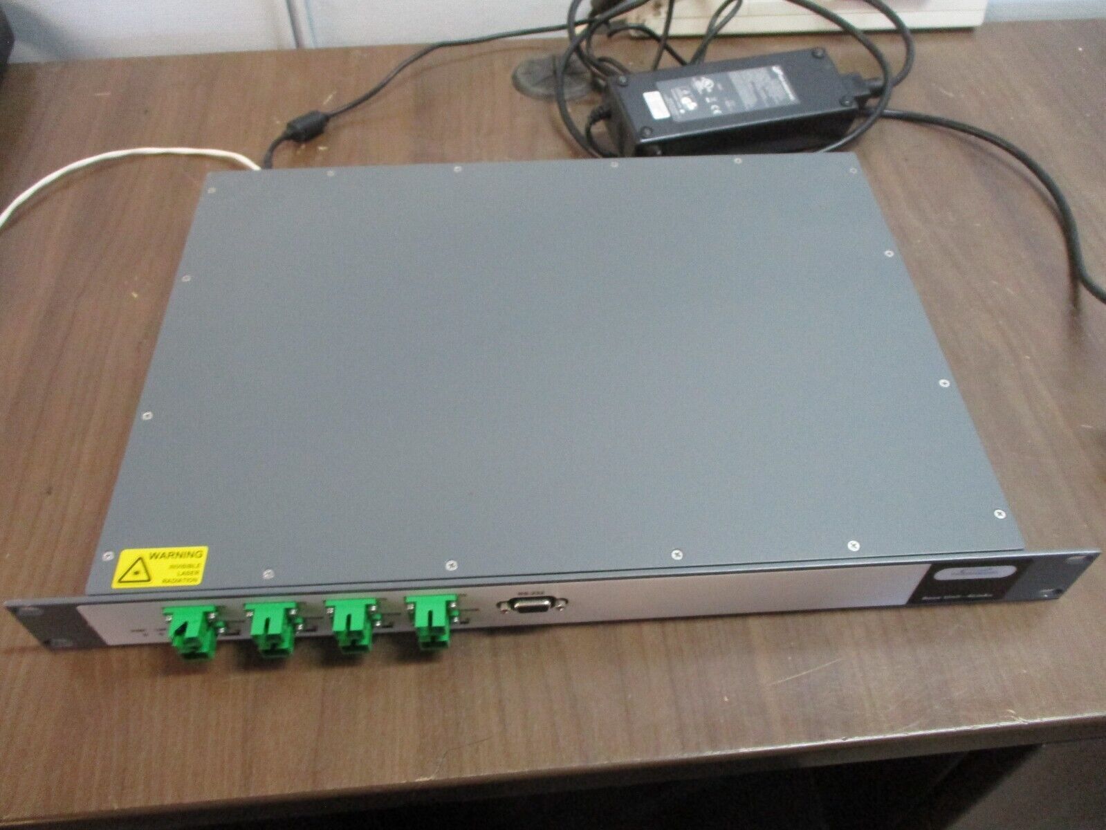 Corning MobileAccess Base Unit WB-B4U Rev. A03 4-Links 20-48VDC 0.7A Used