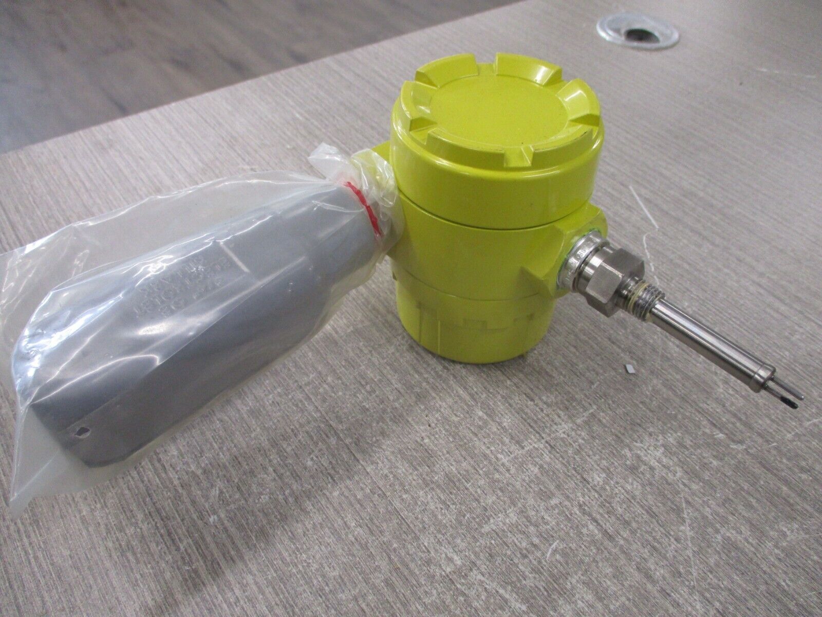 FCI Flow Meter OEM-017949-VCFA2 85-265V 50/60HZ 500 PSIG Used