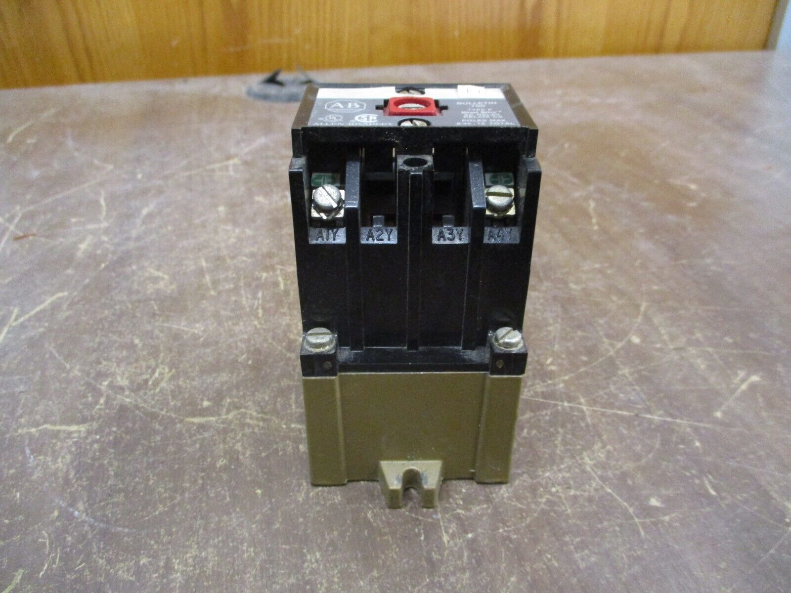 Allen-Bradley AC Relay 700-P200A1 115-120V Coil 10A 600V *Lot of 2* Used