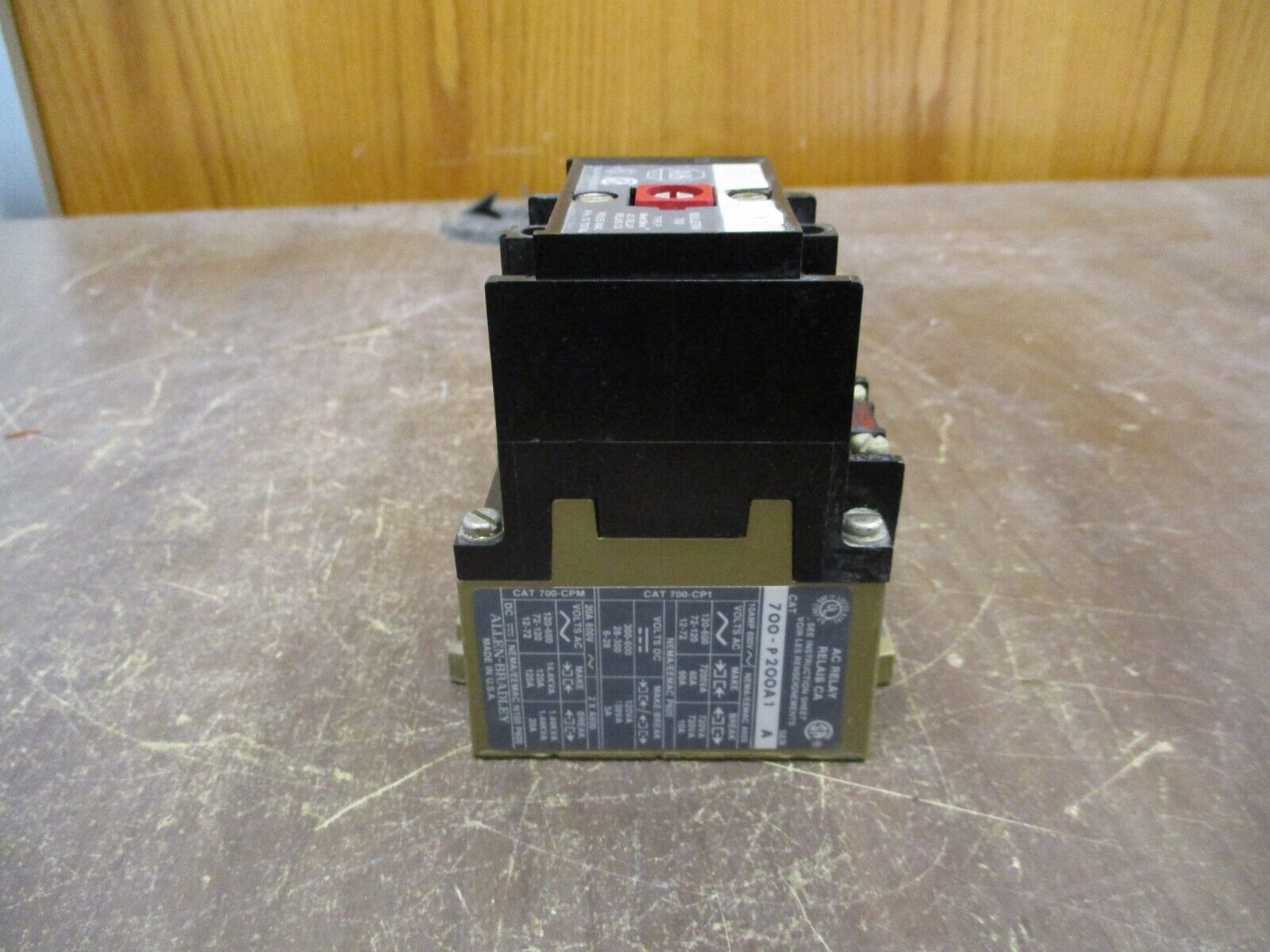 Allen-Bradley AC Relay 700-P200A1 115-120V Coil 10A 600V *Lot of 2* Used