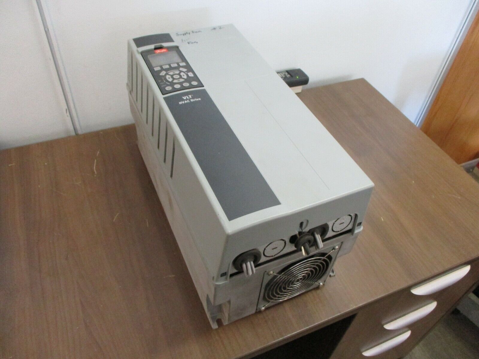 Danfoss VLT AC Drive 131B4245 20HP 3Ph w/ Keypad Used