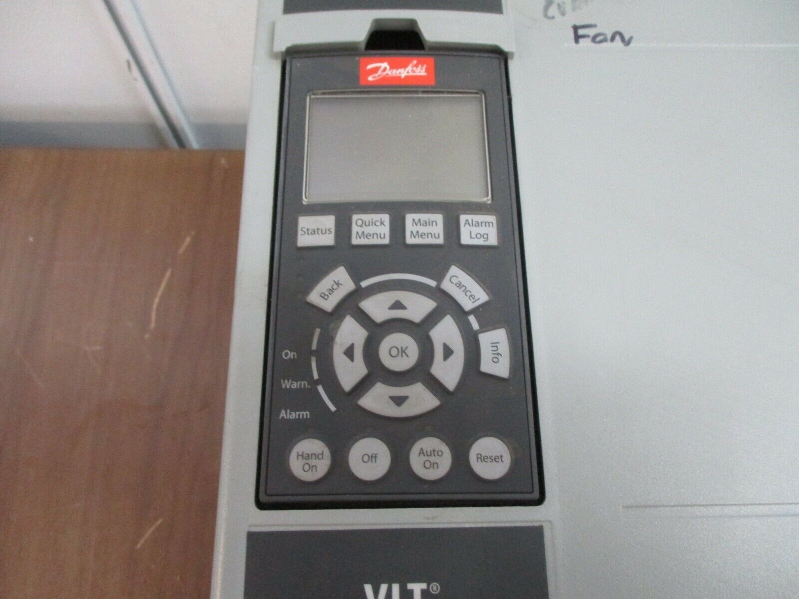 Danfoss VLT AC Drive 131B4245 20HP 3Ph w/ Keypad Used