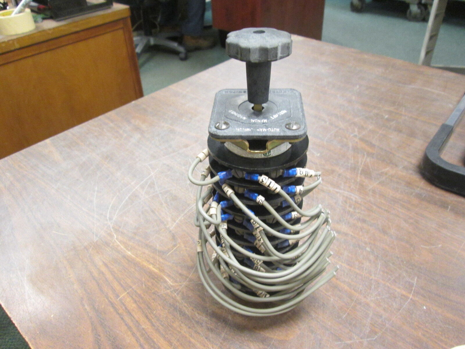 Electro Switch Series 24 Rotary Switch 24310YA 20A 600V Used