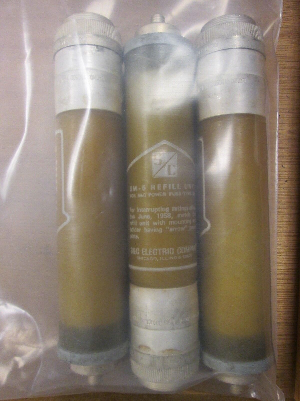 S&C Fuse Refill Unit 130500-R4 4.16KV Lot of 3 Used