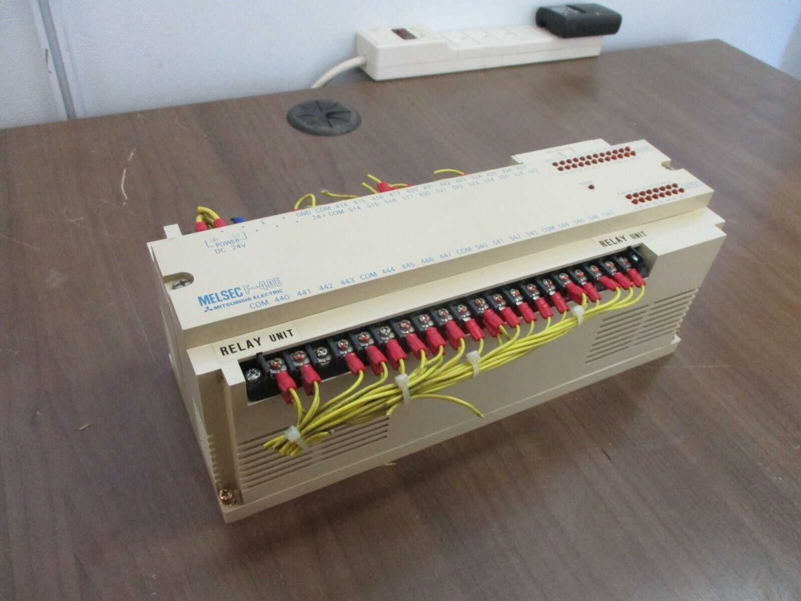 Mitsubishi Melsec F-40E Programmable Controller F-40ER-D 24VDC Used