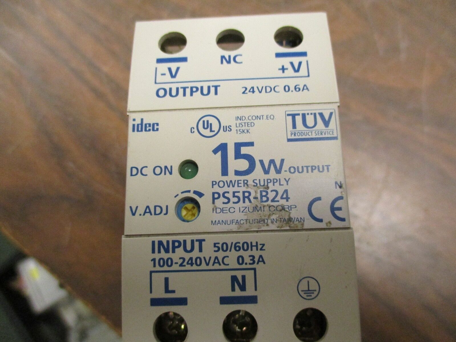 IDEC Power Supply PS5R-B24 15W Input: 100-240VAC, 0.3A Output: 24VDC, 0.6A Used