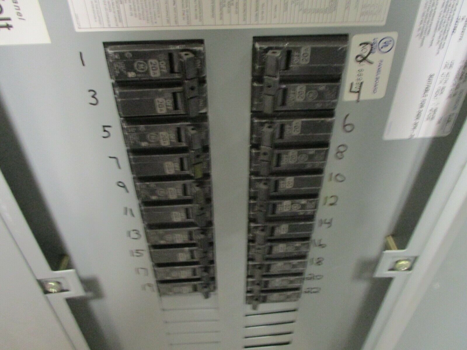 GE Main Breaker Circuit Breaker Panel AQU1302RCX 225A Max 120/240V 1Ph 3W Used