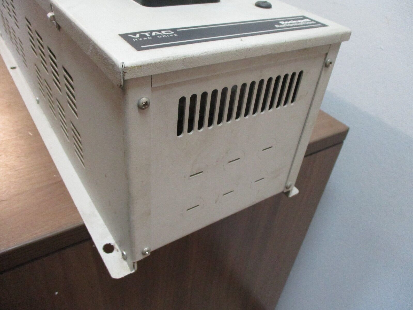 Rockwell Automation VTAC 9 AC Drive w/ Bypass 9VT401-008HTNNN 5HP 3Ph w/ Keypad