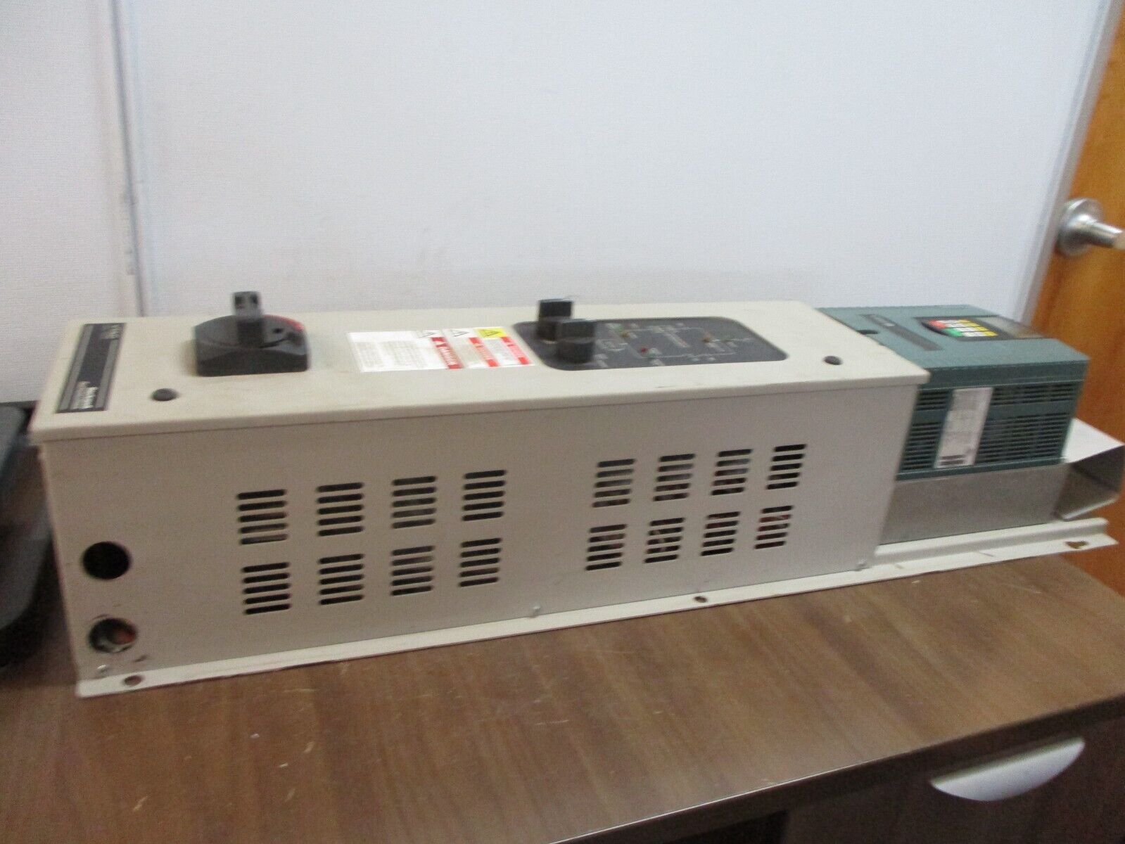 Rockwell Automation VTAC 9 AC Drive w/ Bypass 9VT401-008HTNNN 5HP 3Ph w/ Keypad