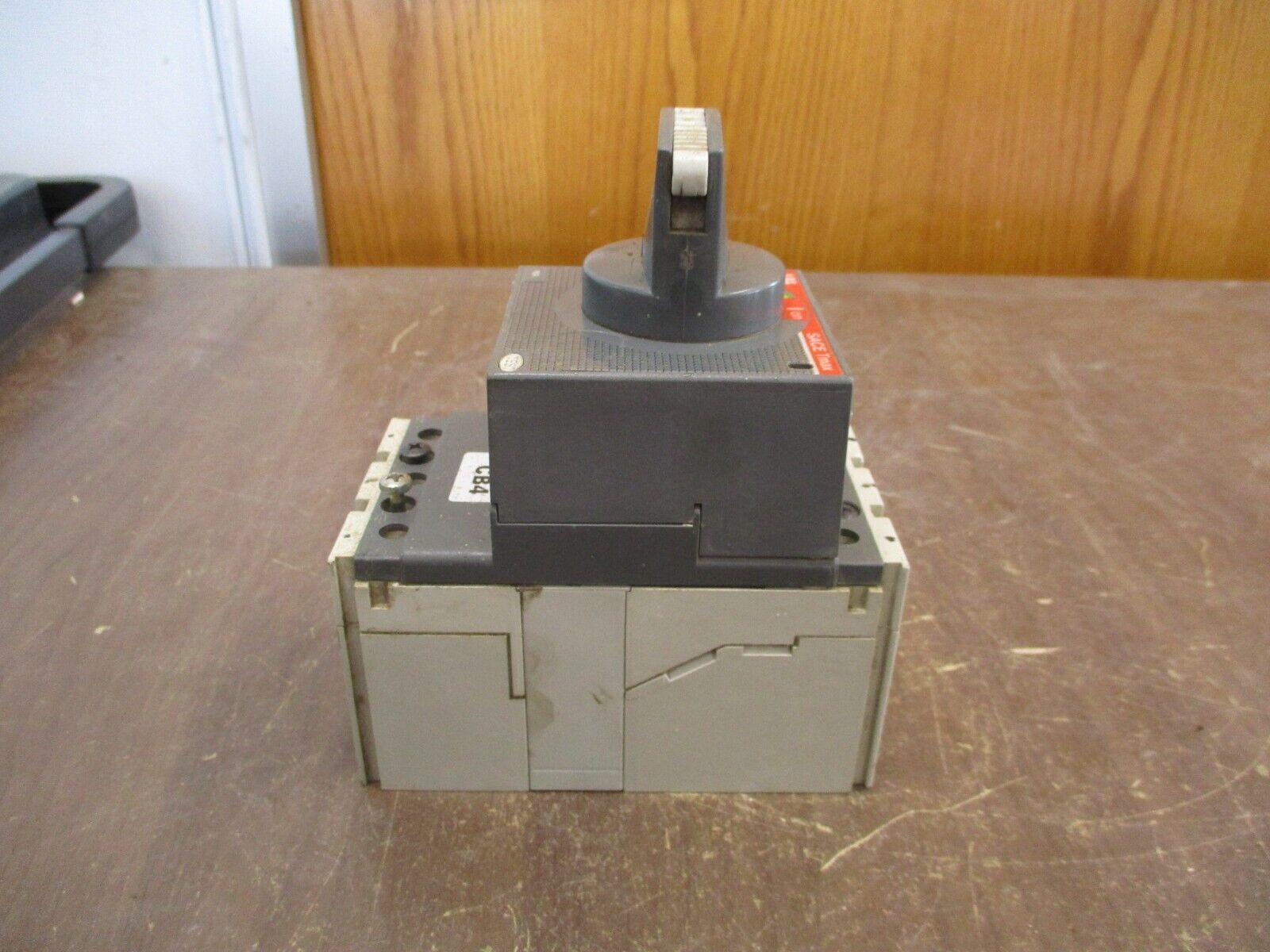 ABB Tmax Breaker Disconnect T1N 90 90A 600V 3P *Chipped* *Cracked* Used