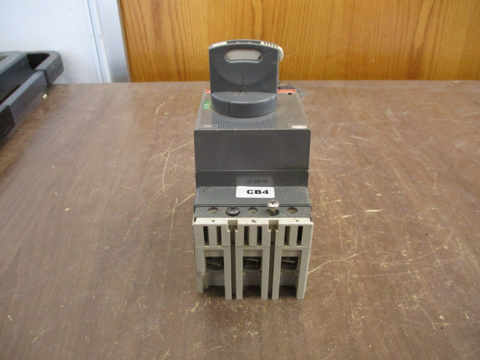 ABB Tmax Breaker Disconnect T1N 90 90A 600V 3P *Chipped* *Cracked* Used