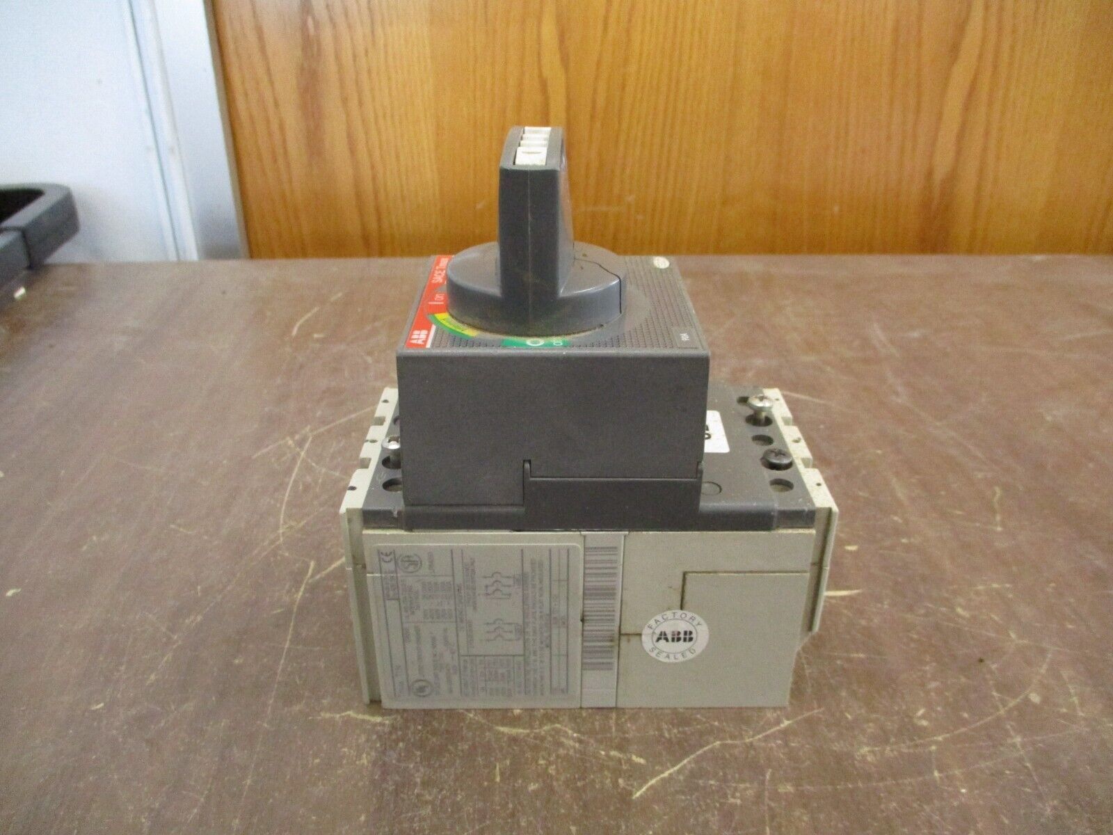 ABB Tmax Breaker Disconnect T1N 90 90A 600V 3P *Chipped* *Cracked* Used