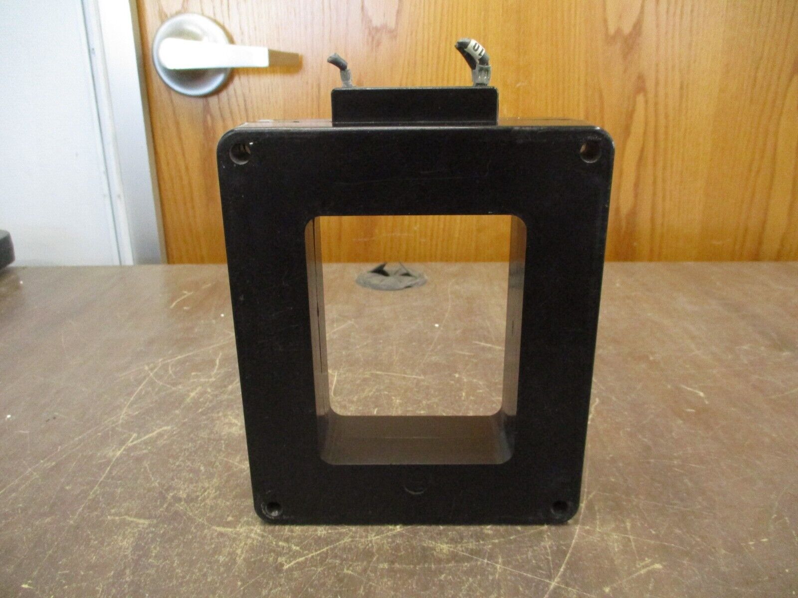 Instrument Transformers Current Transformer 75C149640P-4 Ratio 250:5A 600V Used