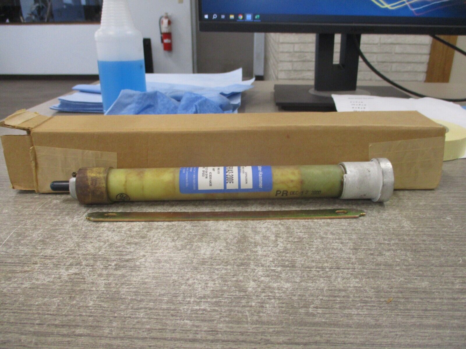 Cutler-Hammer Fuse Refill Unit 25RBA2-200E 25.8kV 200E Style # 423D814A58