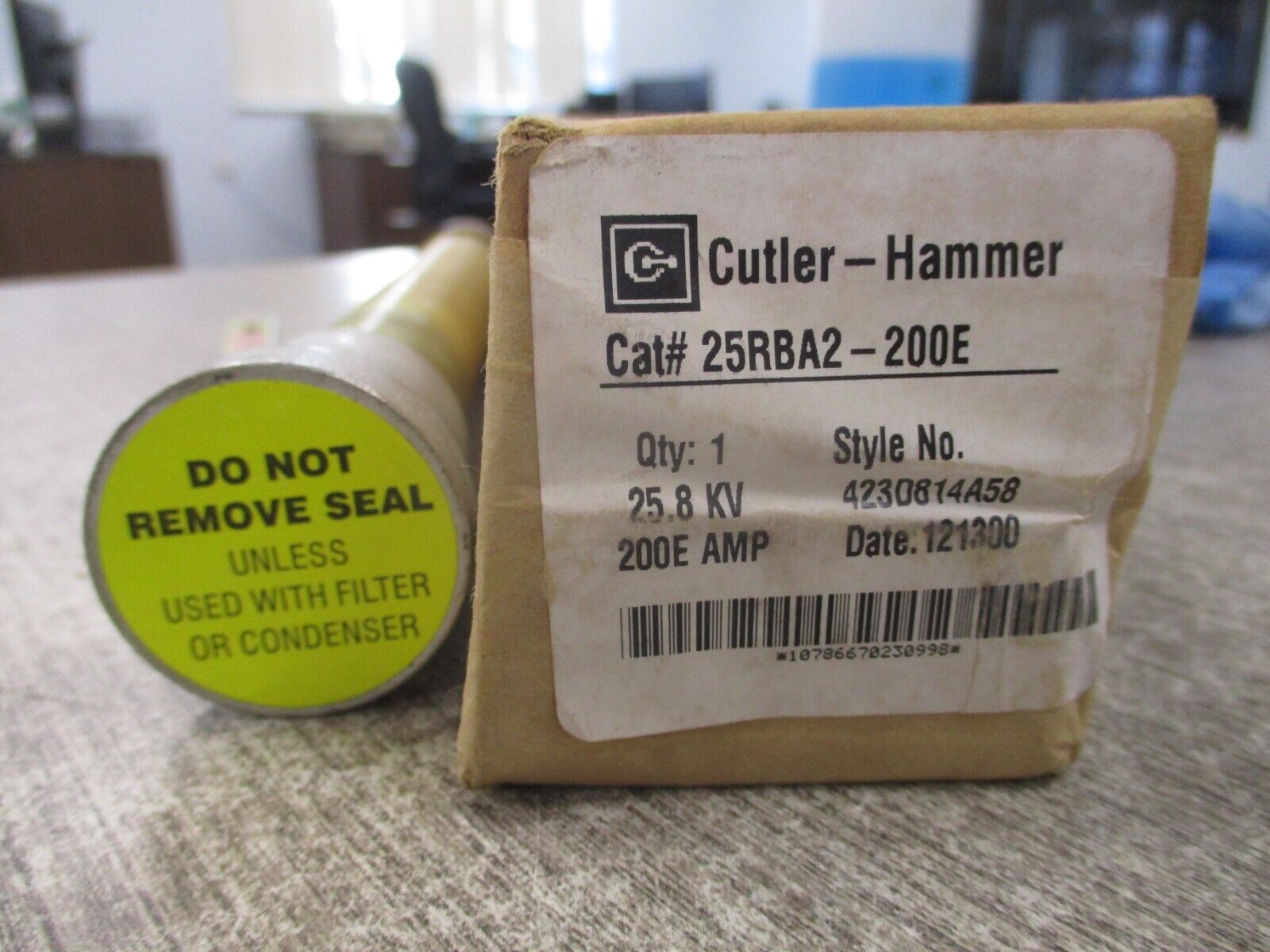 Cutler-Hammer Fuse Refill Unit 25RBA2-200E 25.8kV 200E Style # 423D814A58