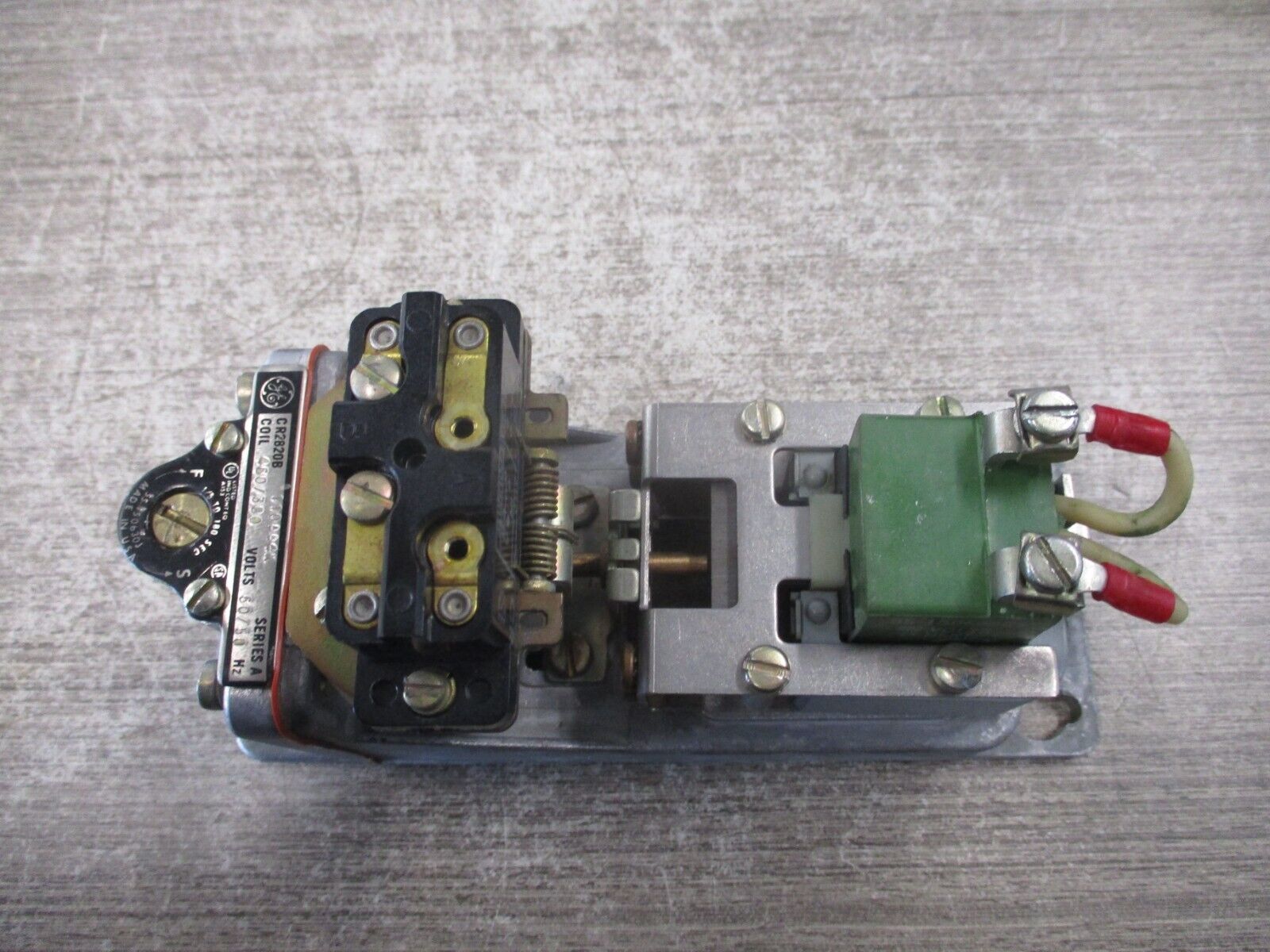 GE Time Delay Relay CR2820B 110AA4K Ser. A 460V Coil Delay; 1/5-180 Sec