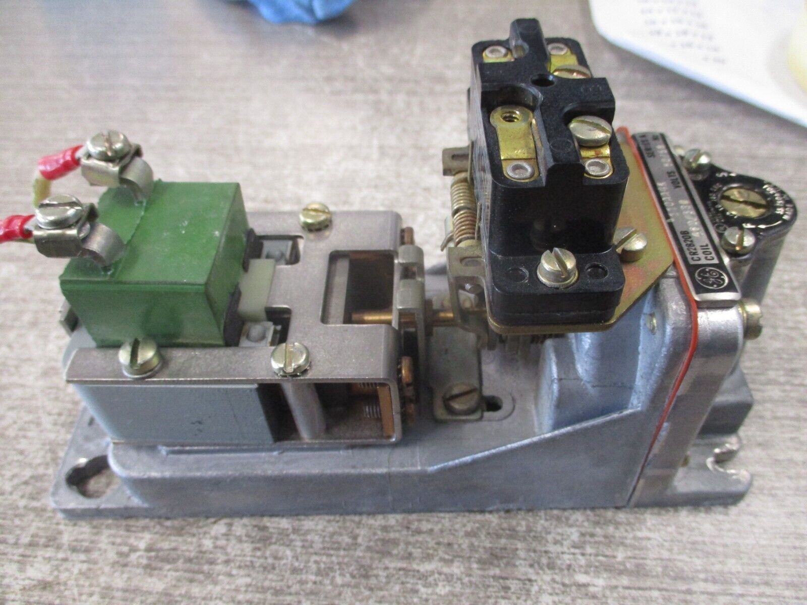 GE Time Delay Relay CR2820B 110AA4K Ser. A 460V Coil Delay; 1/5-180 Sec