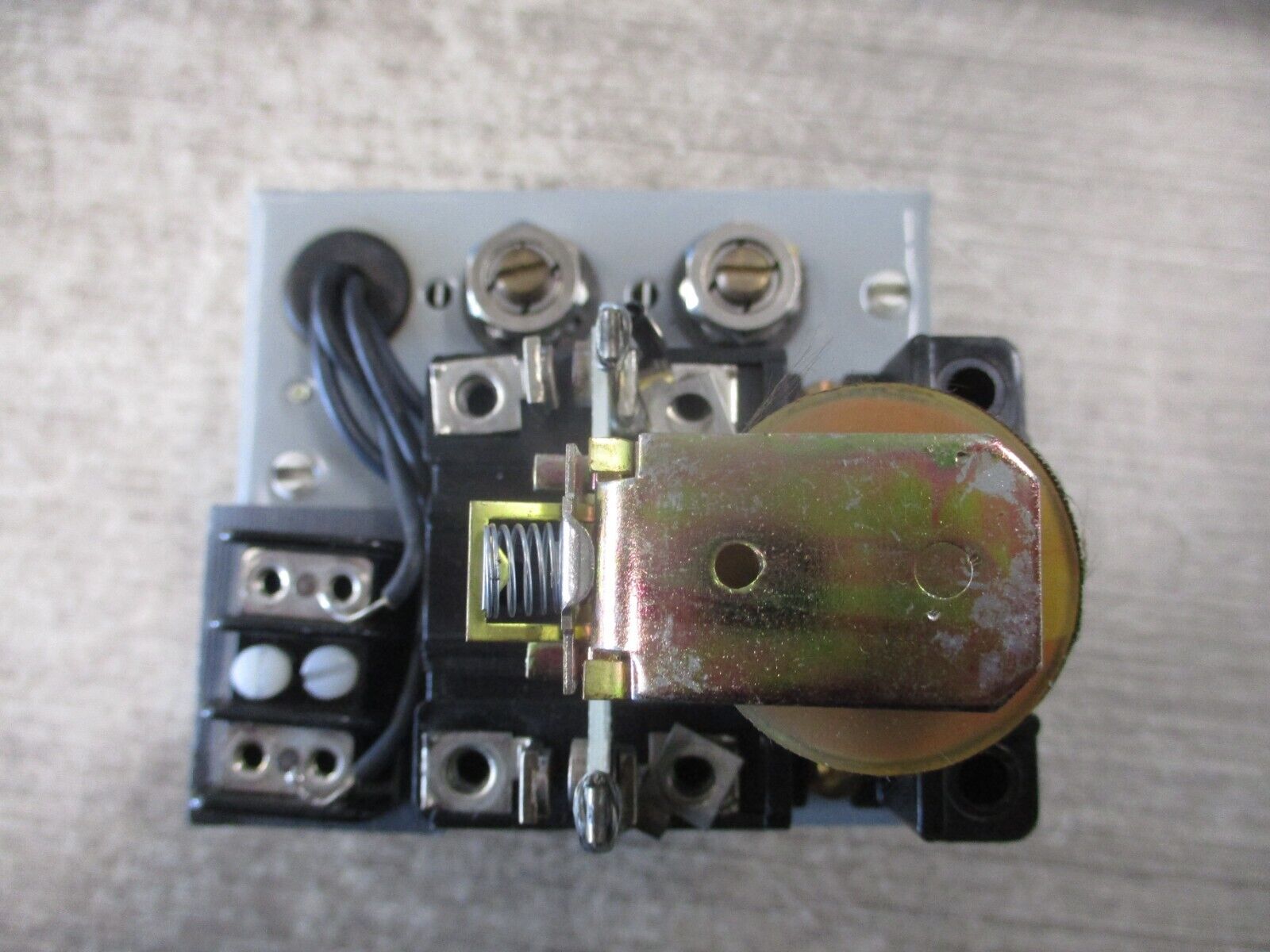 GE Undervoltage Relay CR120YC20BA04B Ser. A 460V 1Ph 60Hz Used