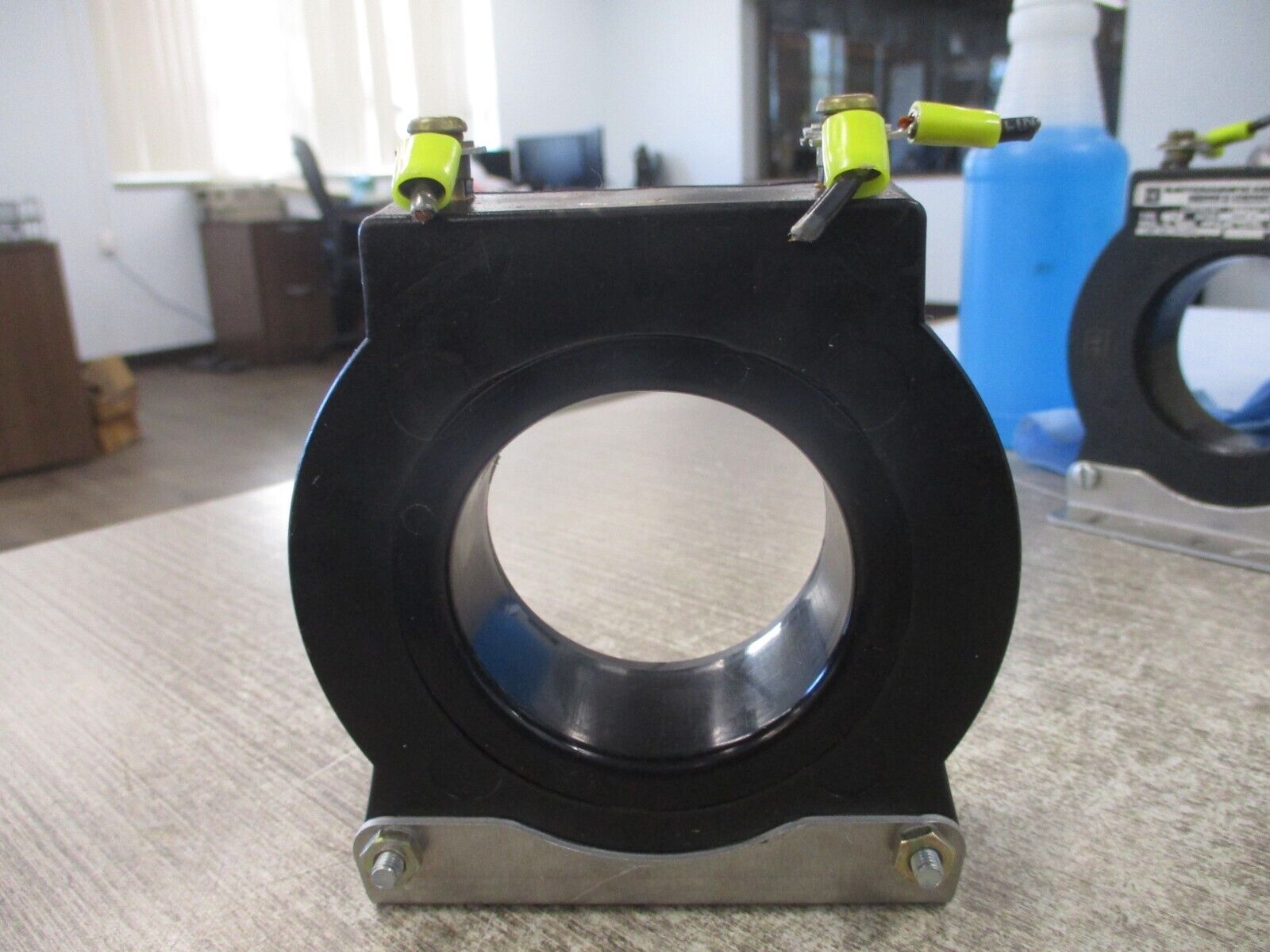 Square D Current Transformer 74-601 Ratio 600:5A 600V 25-400Hz 10kV BIL Used