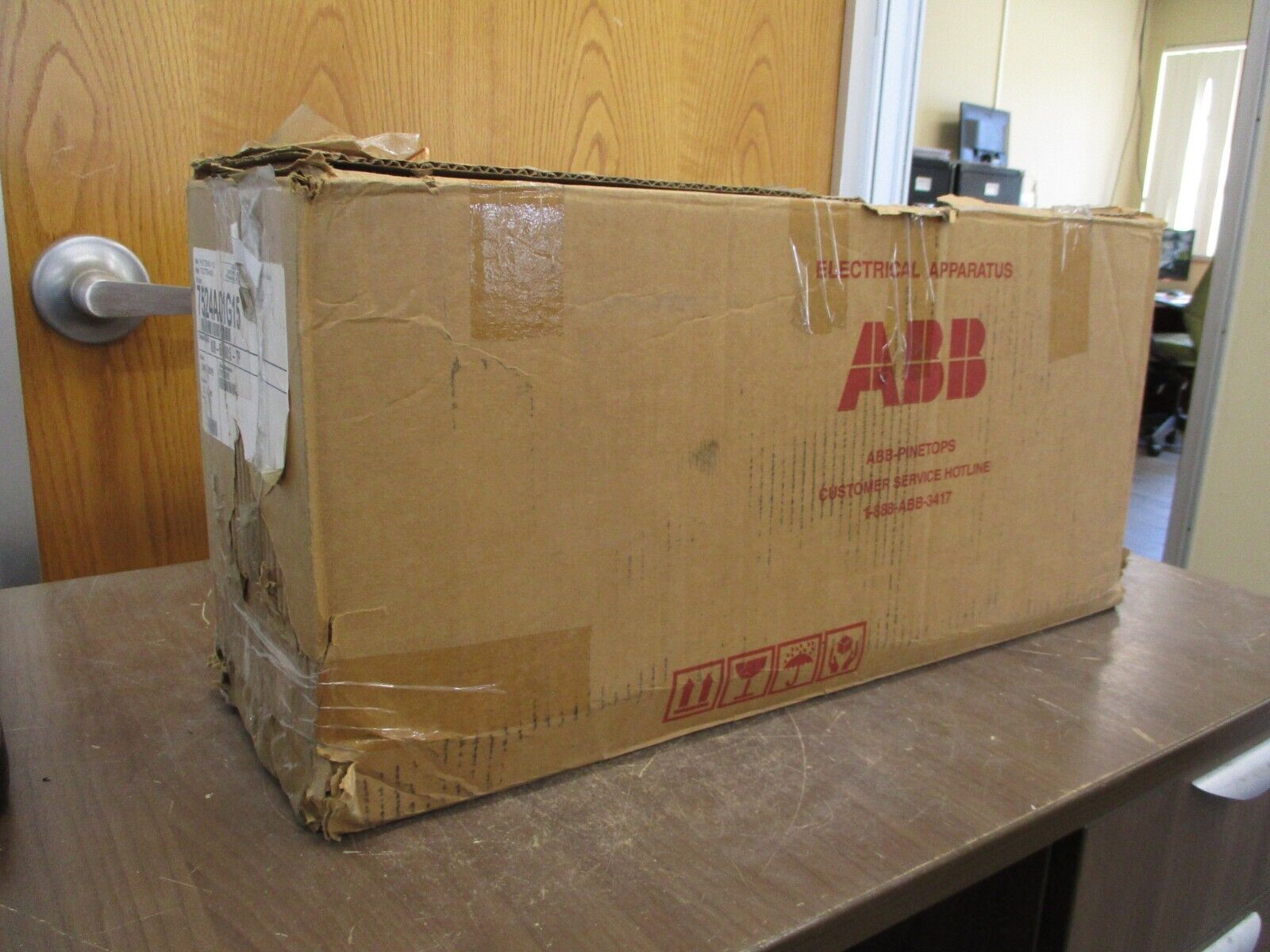ABB KIR-60 Current Transformer 7524A01G15 Ratio 600:5A 4.8kV 60kV BIL 60Hz