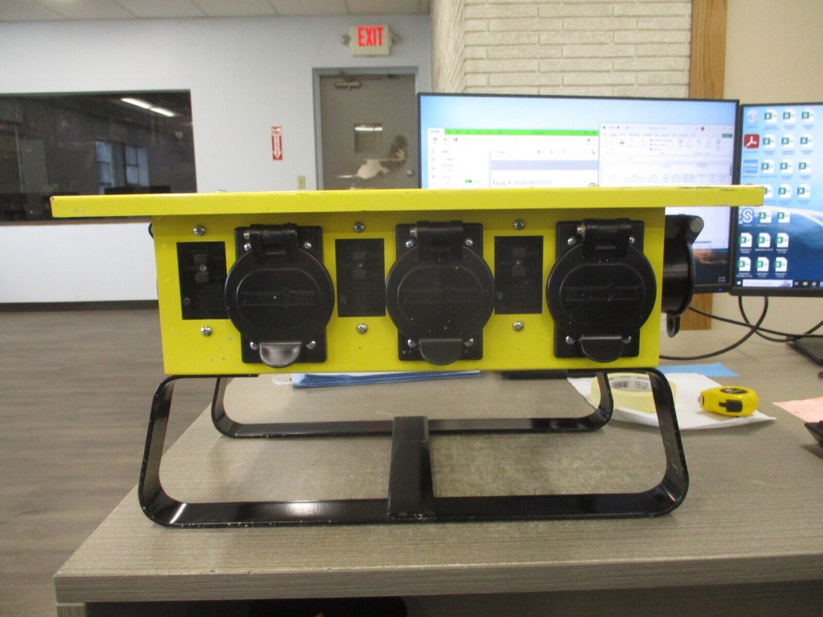 CCI X-Treme Box Power Distribution Center 019603R02 125/250V 60Hz 3P 4W 50A