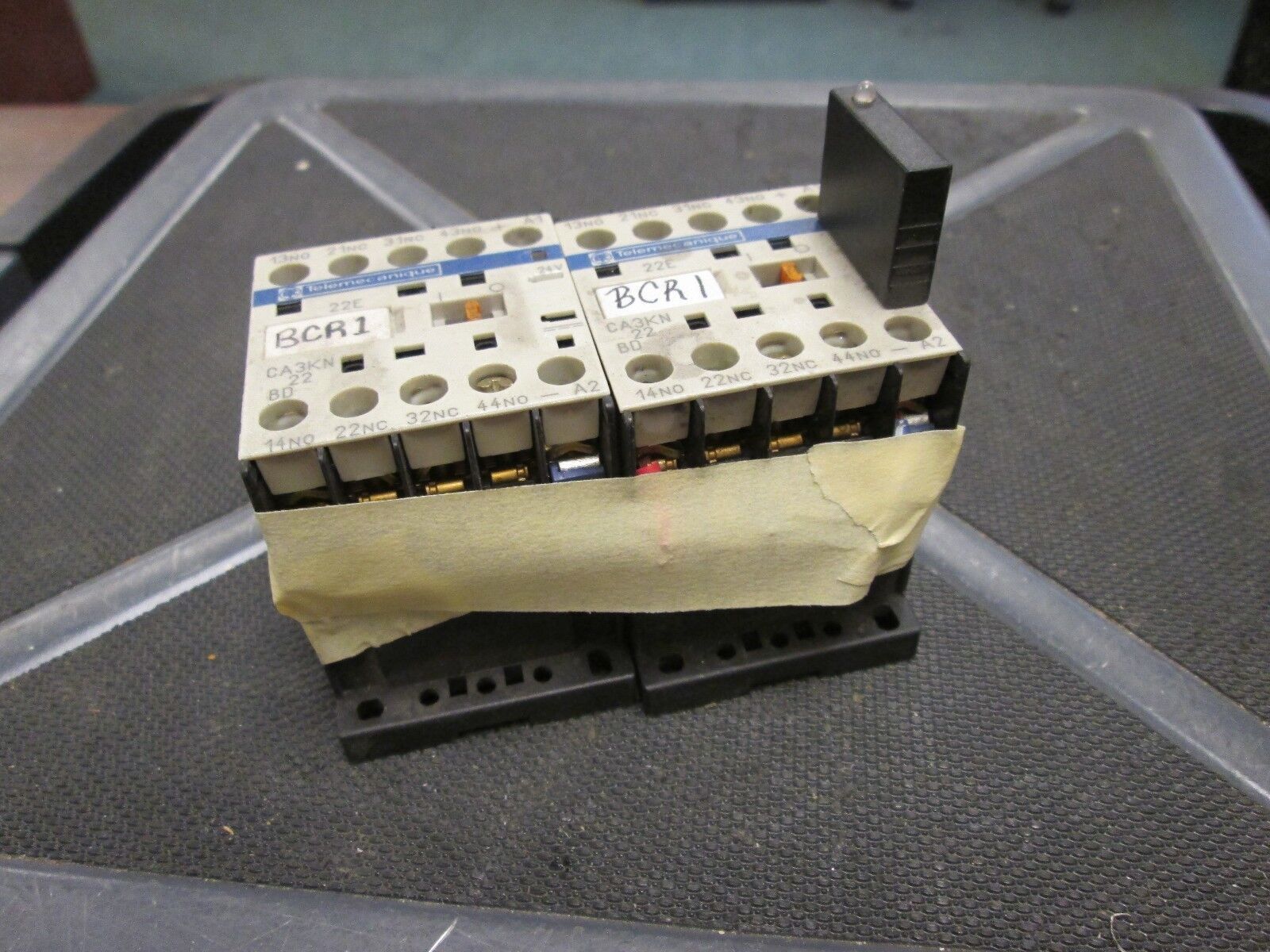 Telemecanique Relay 22ECA3KN22BD 10A 600V **Lot of 2**