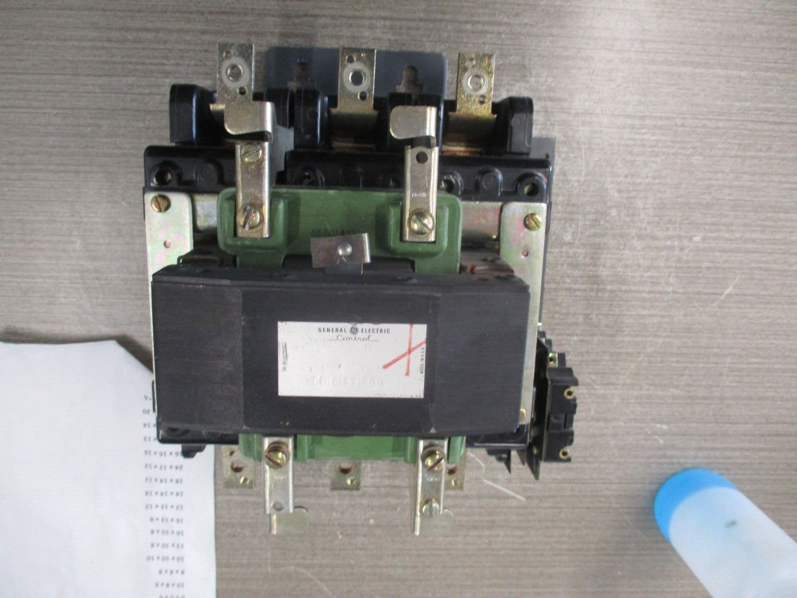 GE Contactor CR161A21300 460V coil 3P *Missing Terminal Screws* Used