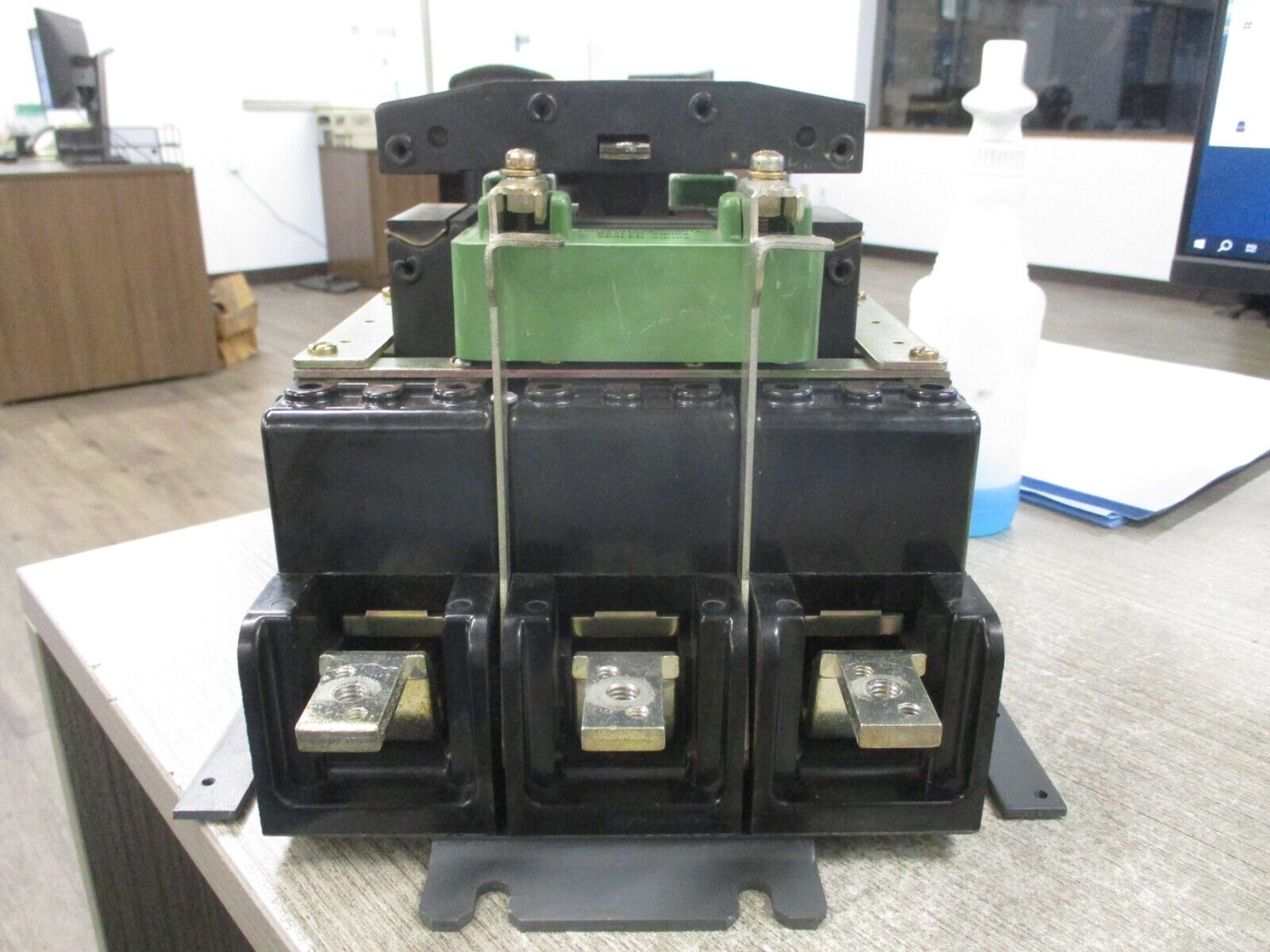 GE Contactor CR161A19600 460V Coil 3P *Missing Terminal Screws* Used