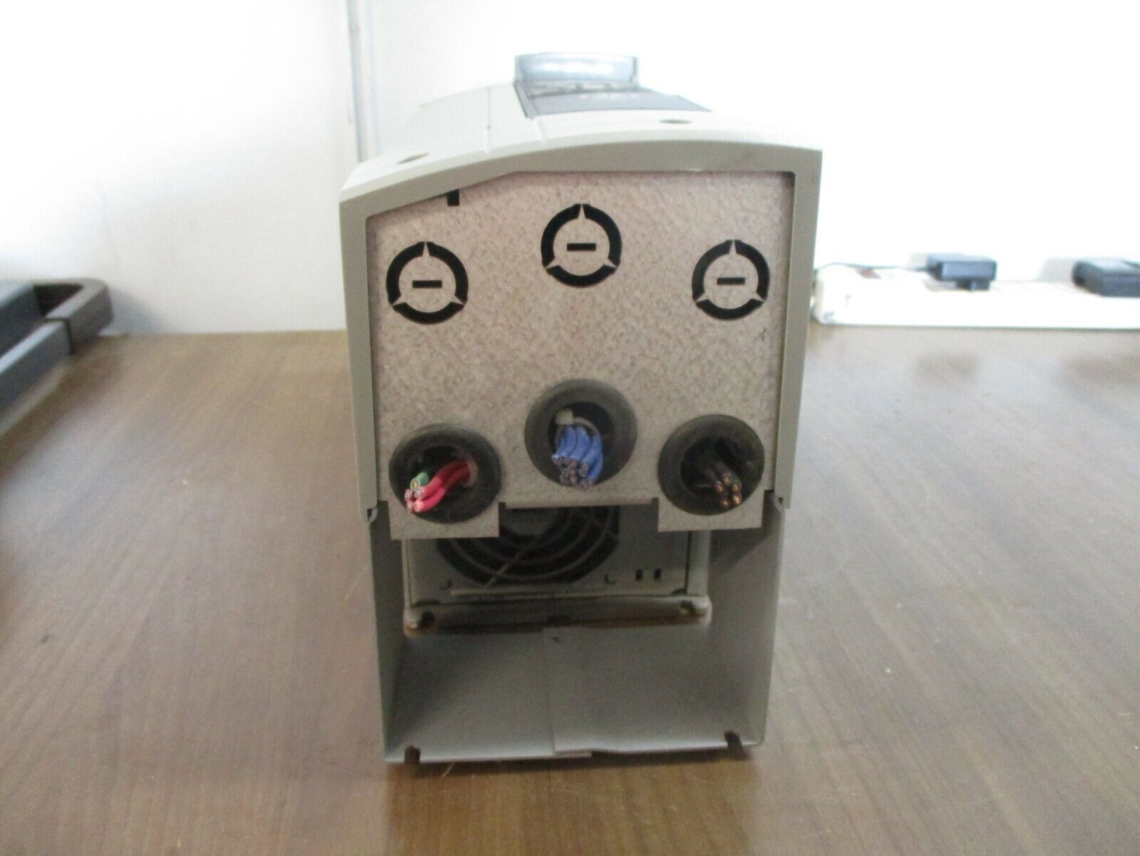 GE AF-600 FP AC Drive 131H9274 Model: 6KFP43007X9XXXA1 7.5HP 3Ph w/ Keypad Used