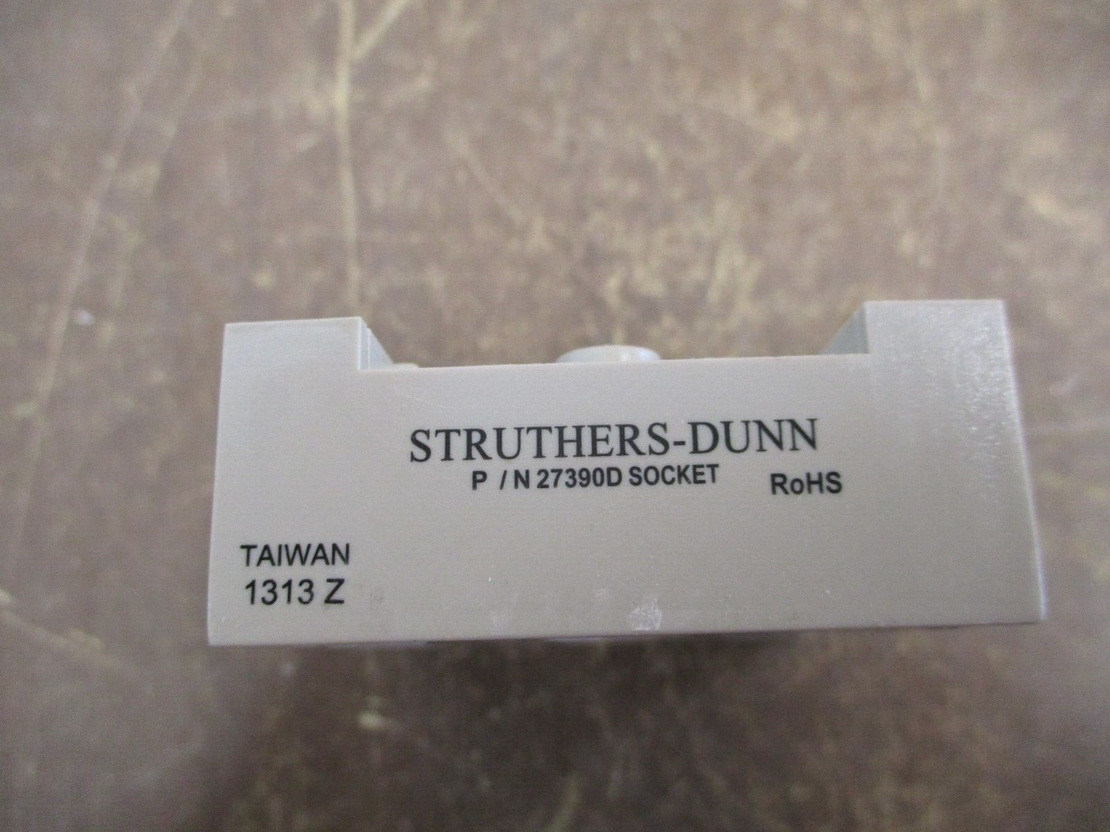 Struthers-Dunn Relay Socket 27390D New Surplus