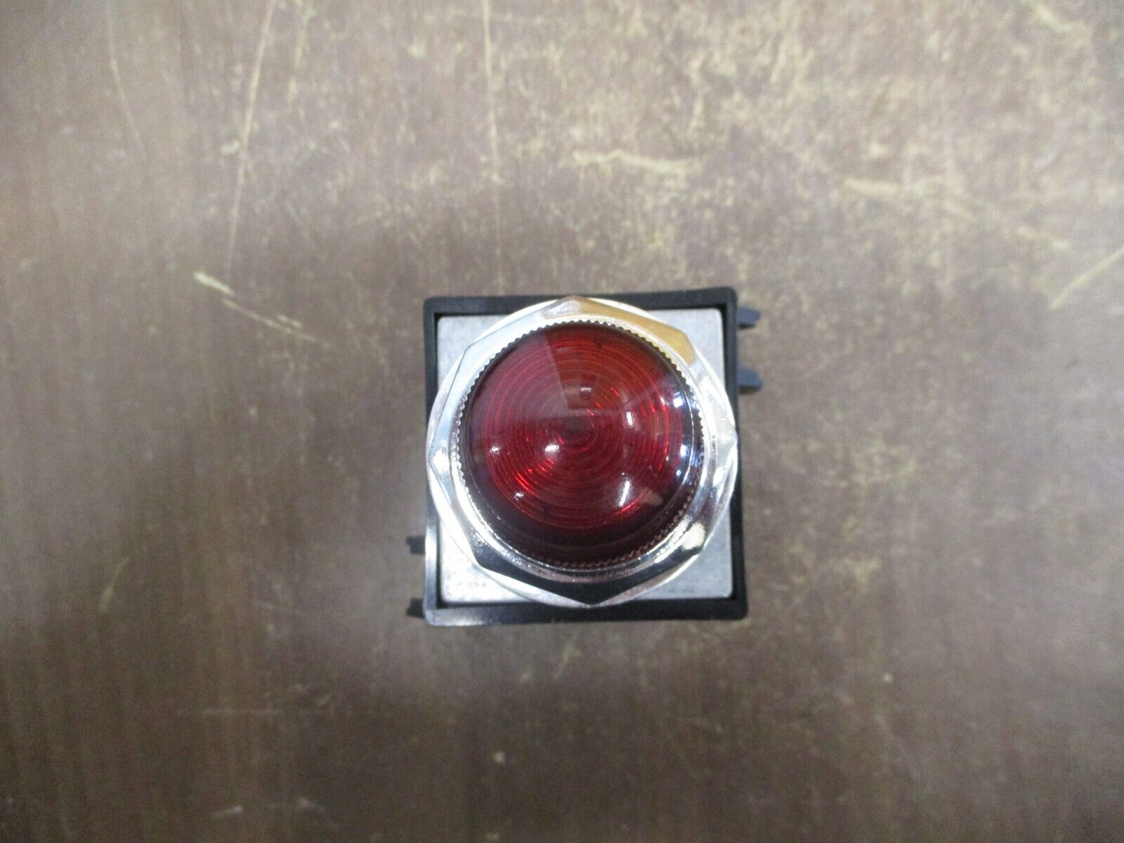 GE Indicator Light CR104PLG87R 12V Red Lens New Surplus