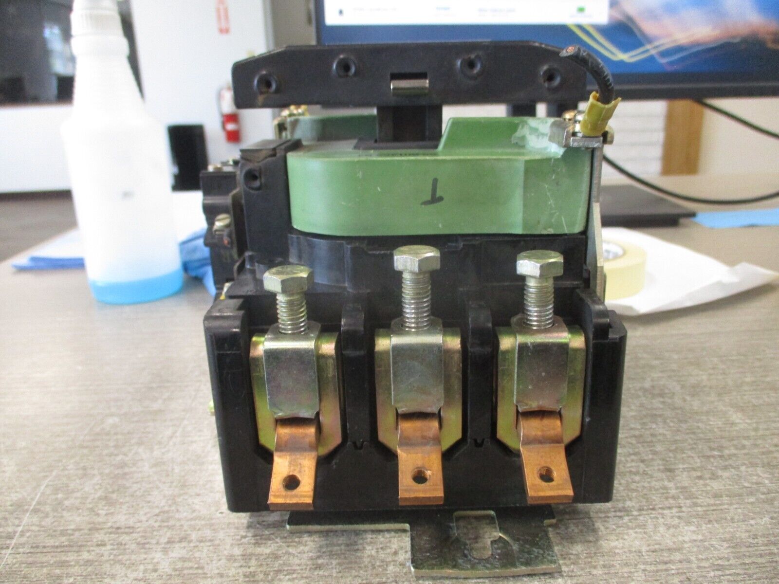 GE Contactor CR161A20700 460V Coil Used