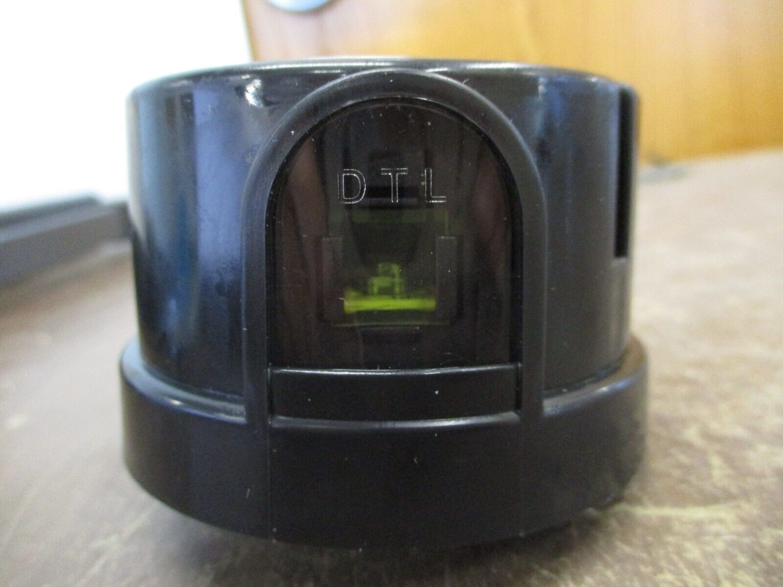 DTL Outdoor Photoelectric Control DE124 1.5 TJBK 105-305VAC 60Hz New Surplus