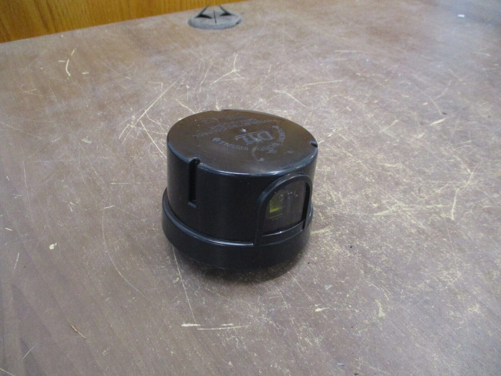 DTL Outdoor Photoelectric Control DE124 1.5 TJBK 105-305VAC 60Hz New Surplus
