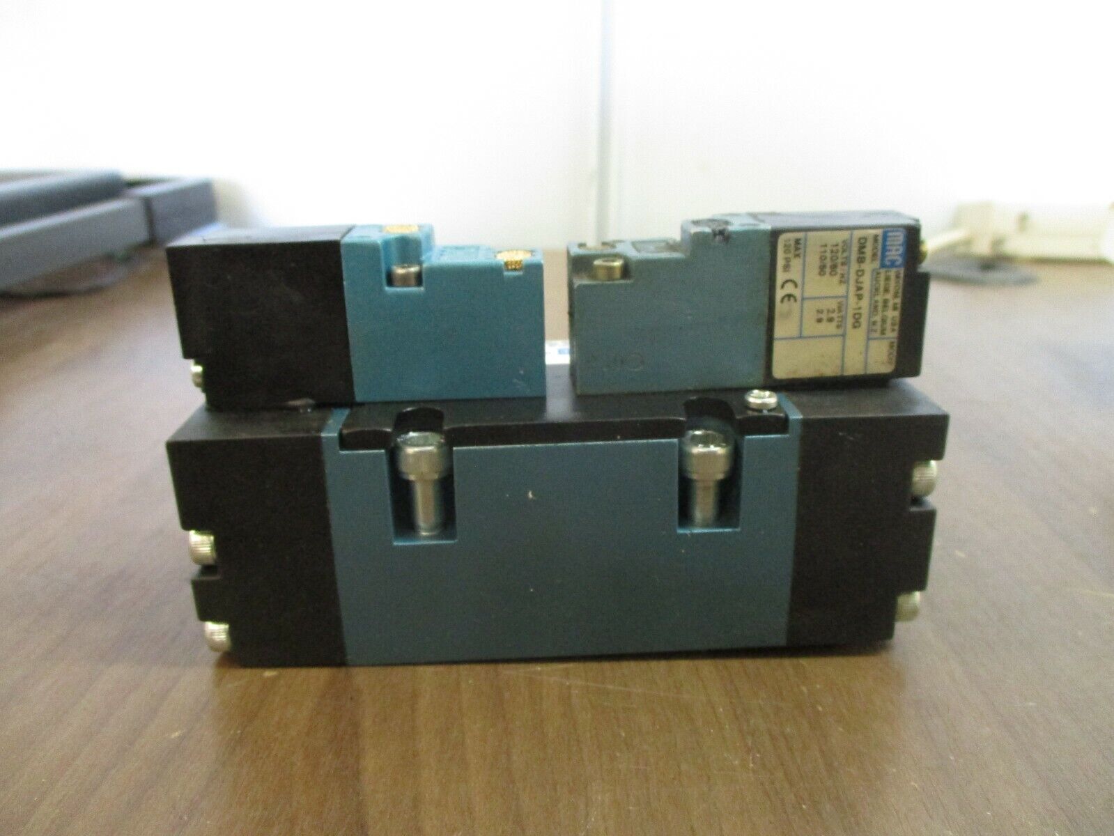 MAC Solenoid Valve MV-P2A-ABDA-DM-DJAP-1DG New Surplus