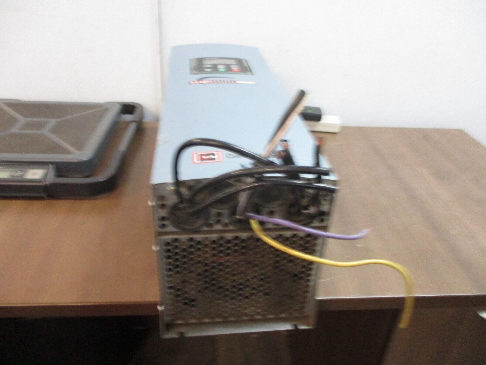 Cutler-Hammer SV9000 AC Drive SV9015AC-2M0B00 15HP 3Ph w/ Keypad Used