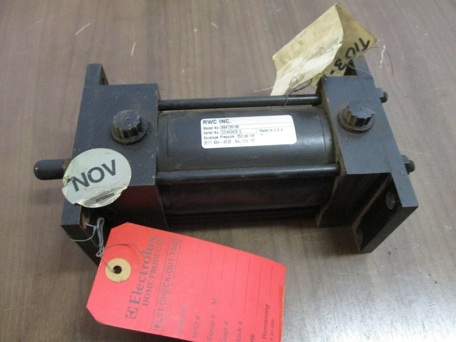 RWC Air Cylinder 884726109 250PSI Used